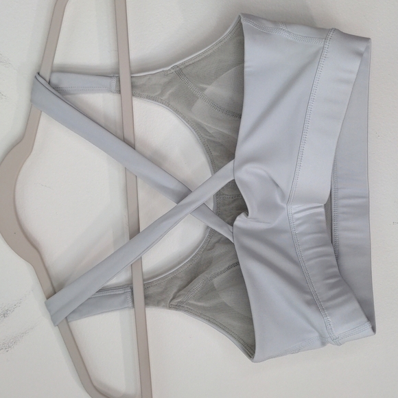 𝅺iris & Ink Revolve Gray Luna Rock Sports Bra   small - Picture 4 of 6